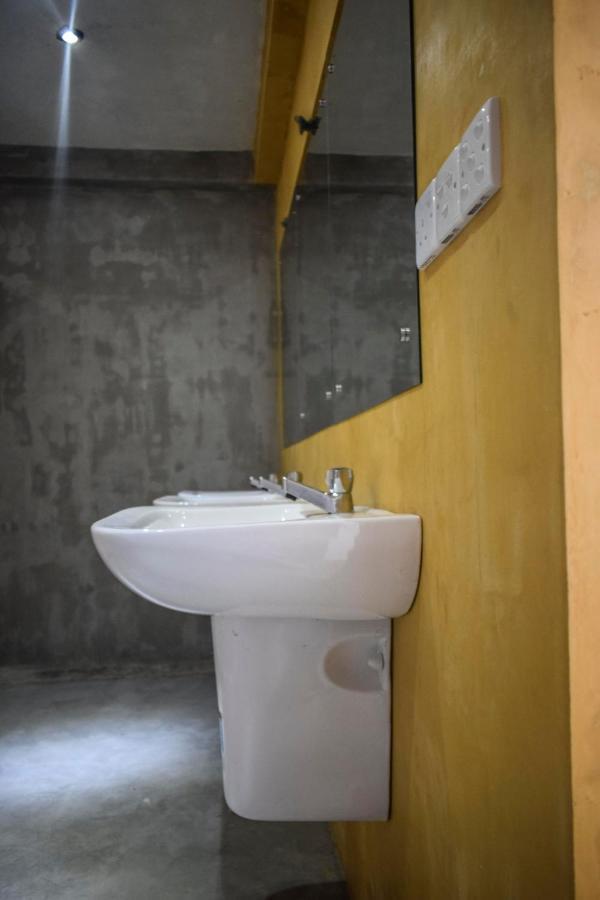 Bunk 15 Hiriketiya Hostel Dikwella Luaran gambar